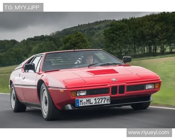 马丁内斯的传奇之路：从默默无闻到世界瞩目的足球巨星成长记