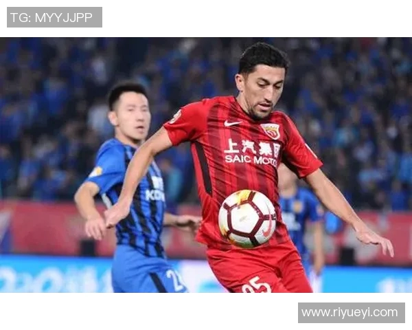 恒大与上港激战正酣CCTV全程直播精彩瞬间回顾与分析