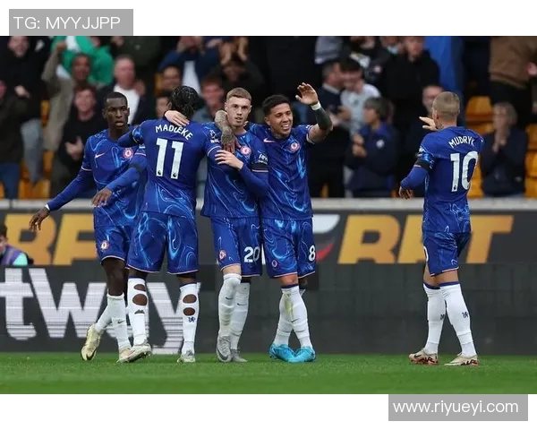 切尔西与狼队精彩对决视频回顾黑白版全景呈现 切尔西与狼队精彩对决视频回顾黑白版全景呈现